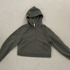 Lululemon Scuba half zip in Grey Sage